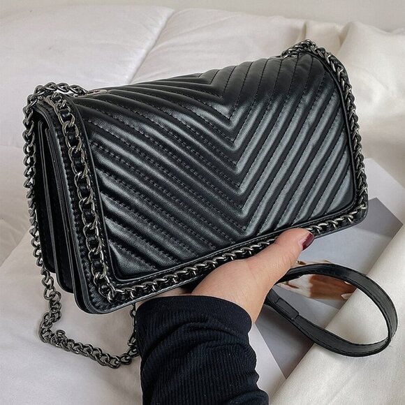Black Elegant Women's V-Shaped Embroidery Thread Shoulder Bag With Chain Decor - Picture 1 of 5